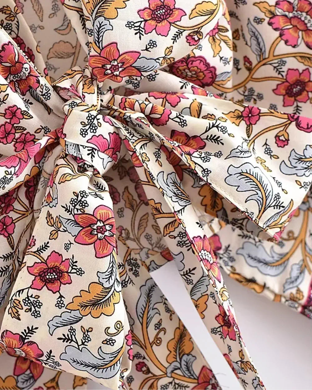 Kimono court beige et rose avec motifs floraux femme Ayaka