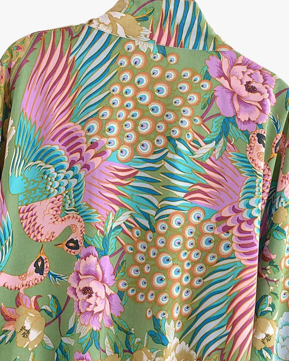 Kimono court vert sauge motifs paon Tsubame