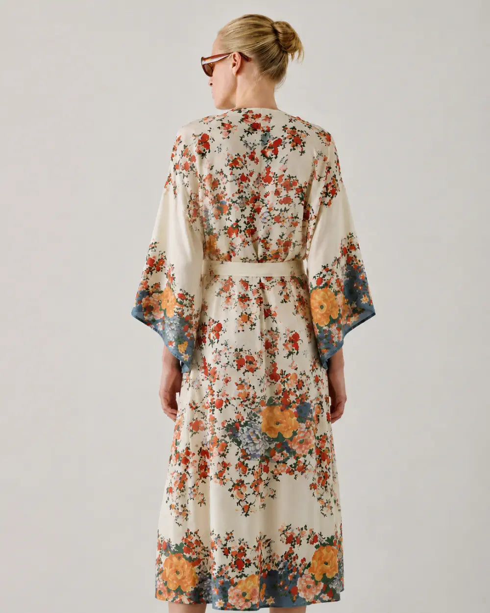 Kimono long beige avec motifs fleuris & style boheme Haruka