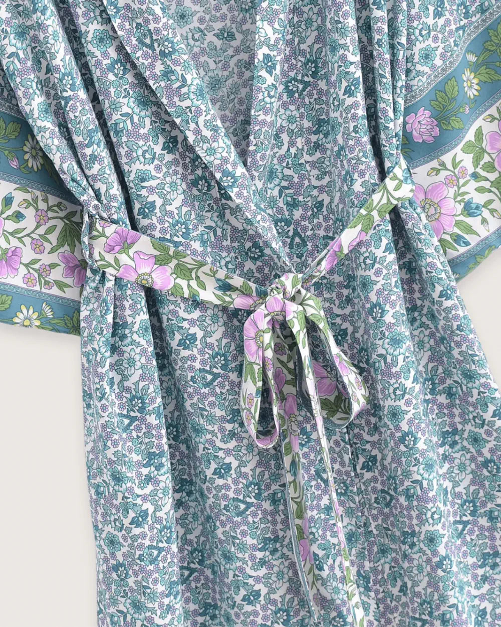 Kimono long bleu avec motifs lilas boheme femme Ayaka
