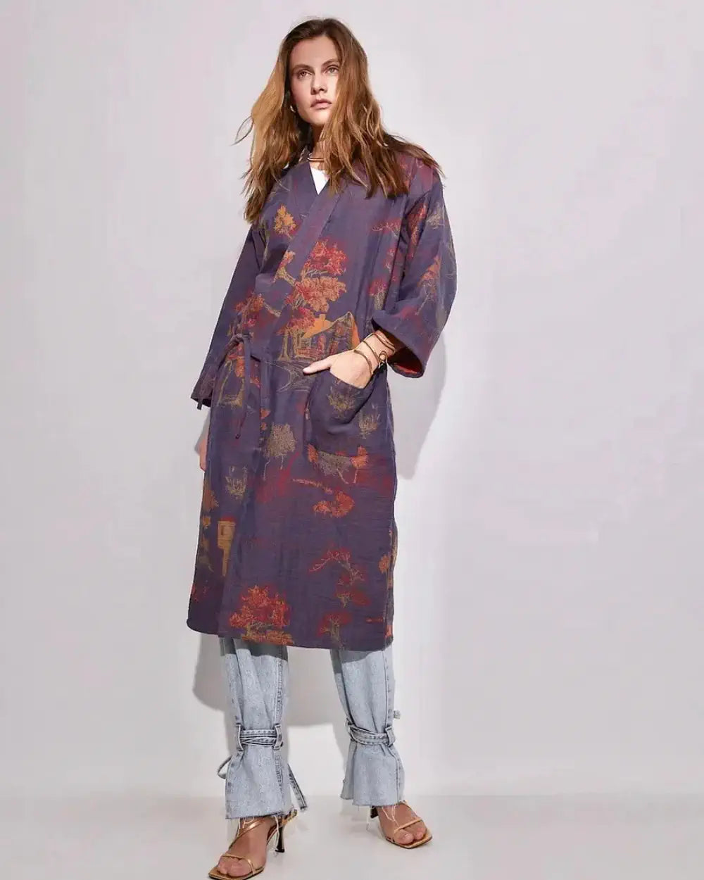 Peignoir kimono bleu femme et motifs paysages japonais Emiko