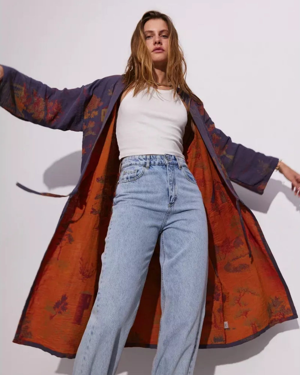 Peignoir kimono bleu femme et motifs paysages japonais Emiko