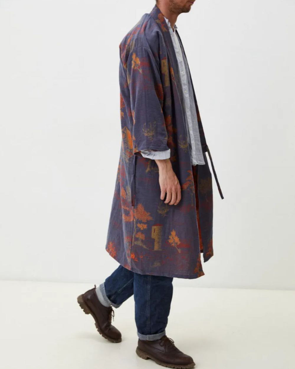 Peignoir kimono bleu homme et motifs paysages japonais Emiko