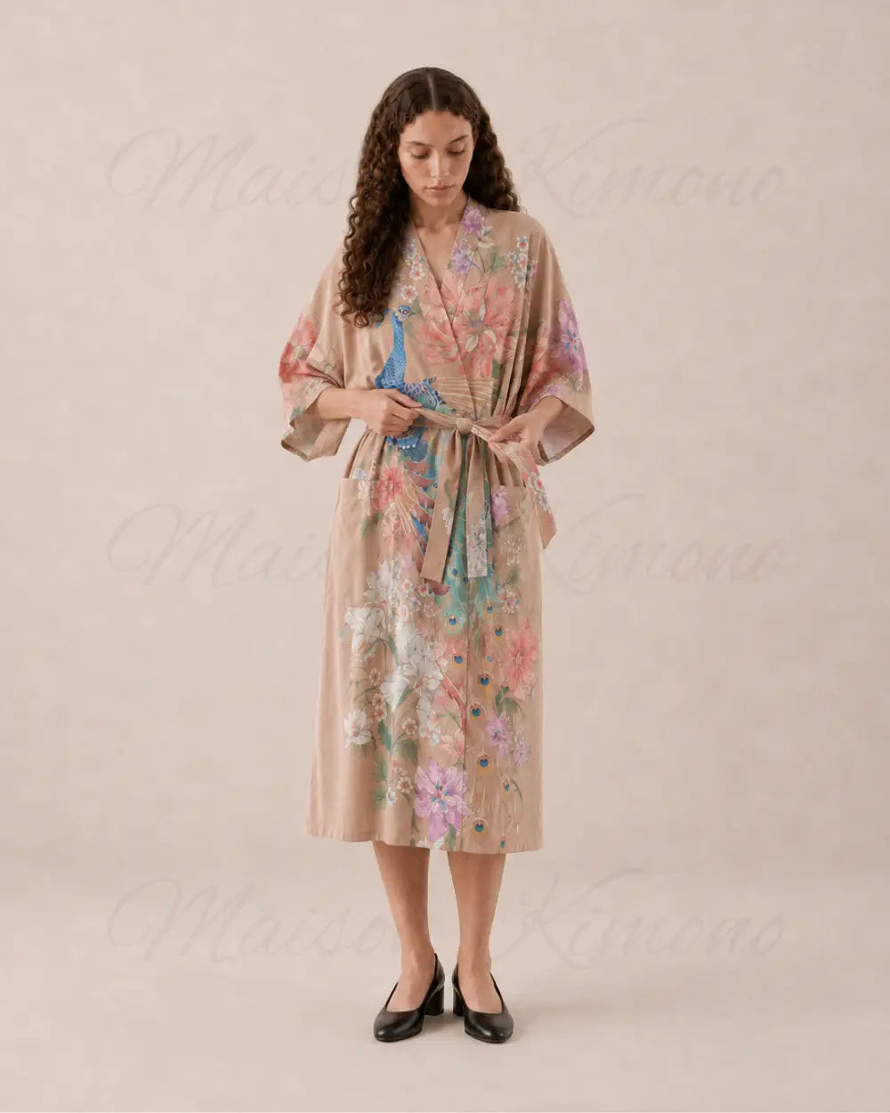 Robe japonaise femme beige fleuri paon