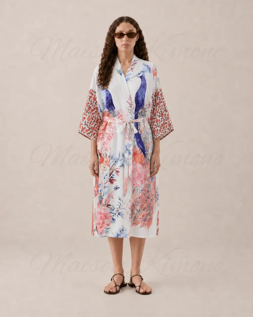 Robe japonaise femme blanche paon fleuri