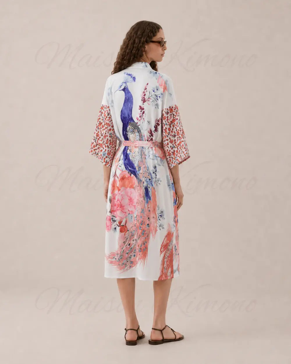 Robe japonaise femme blanche paon fleuri