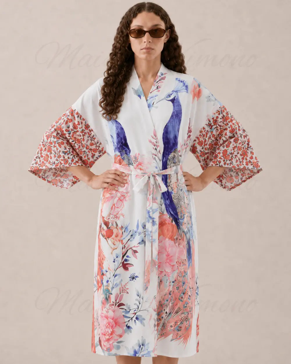 Robe japonaise femme blanche paon fleuri