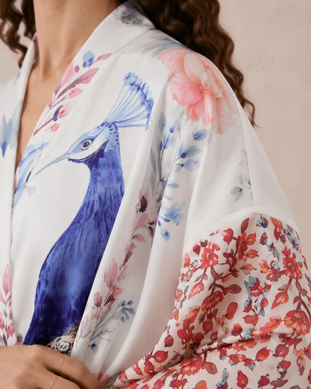 Robe japonaise femme blanche paon fleuri