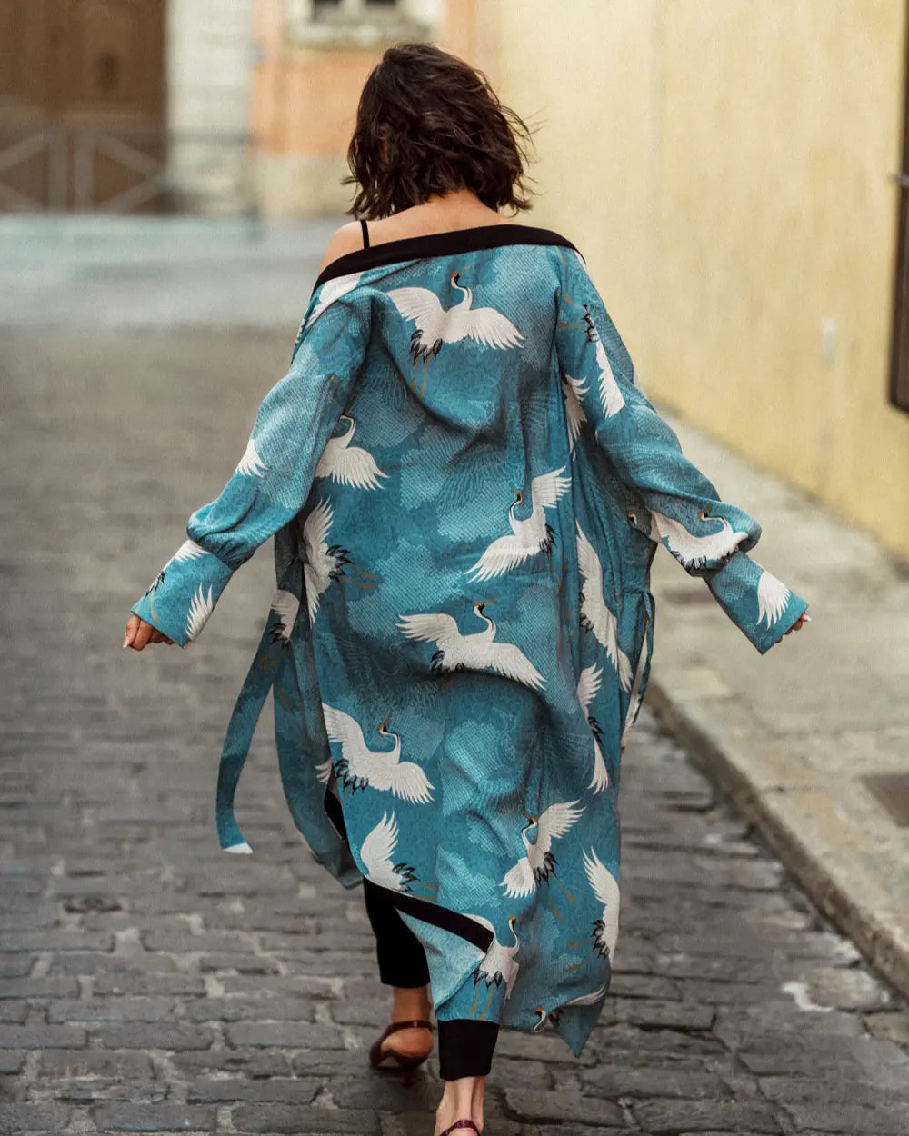 Robe japonaise femme turquoise motifs grues blanches Tsurumi