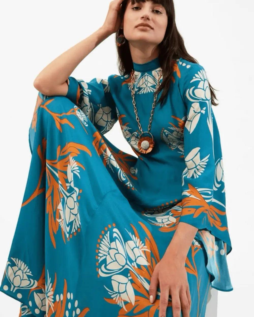 Robe kimono bleue reversible avec motifs floraux Aokaze