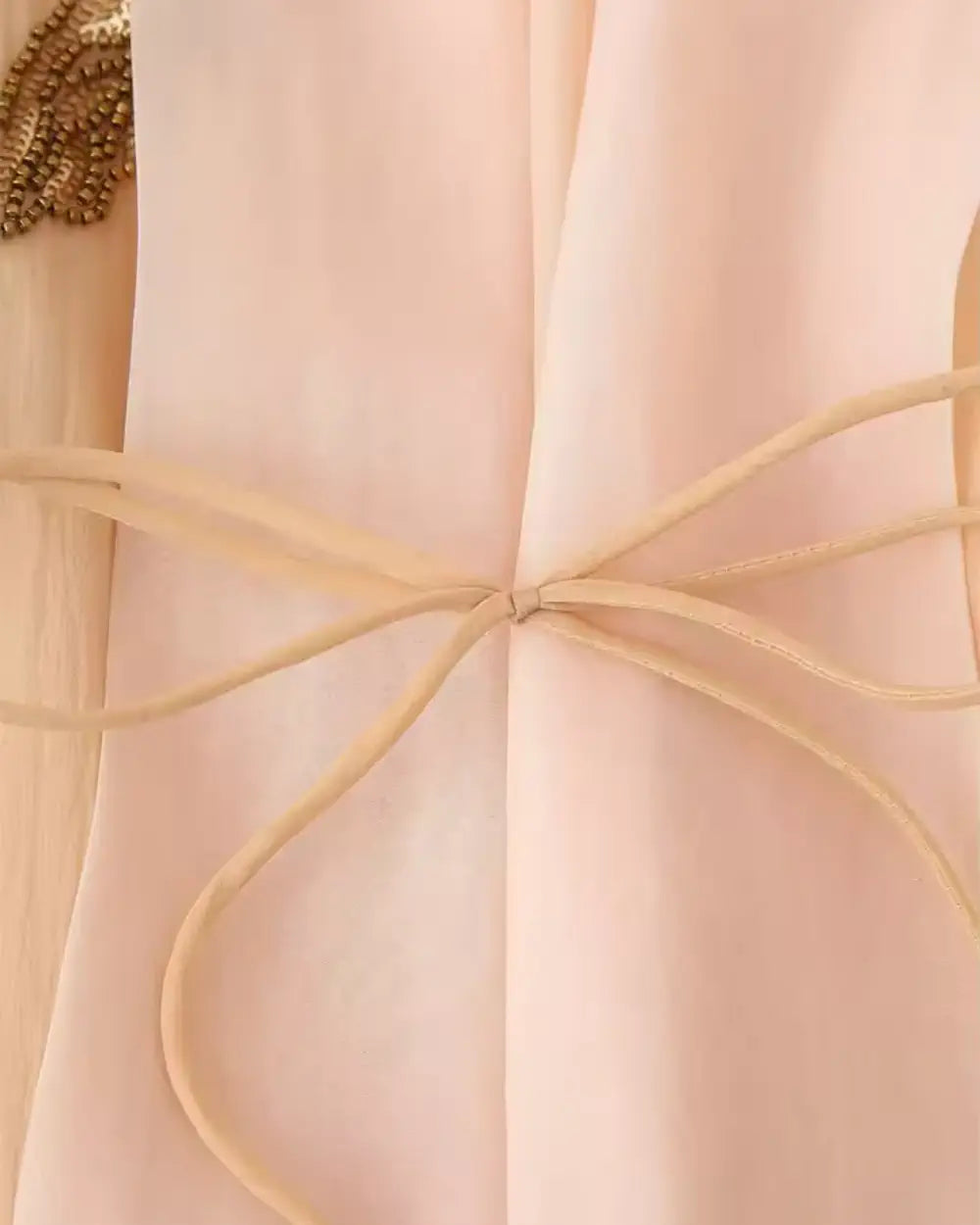 Veste kimono femme beige avec broderies florales dorees Hoshimi