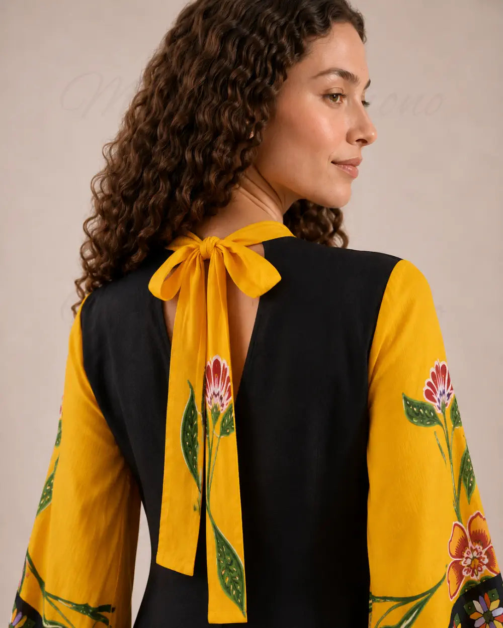robe japonaise femme jaune noir fleuri