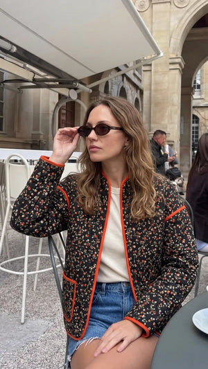 veste kimono femme noire fleurie avec short en jean