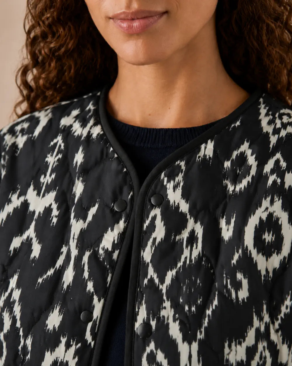 veste kimono femme noir blanc matelassee
